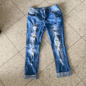 Medium wash capris
